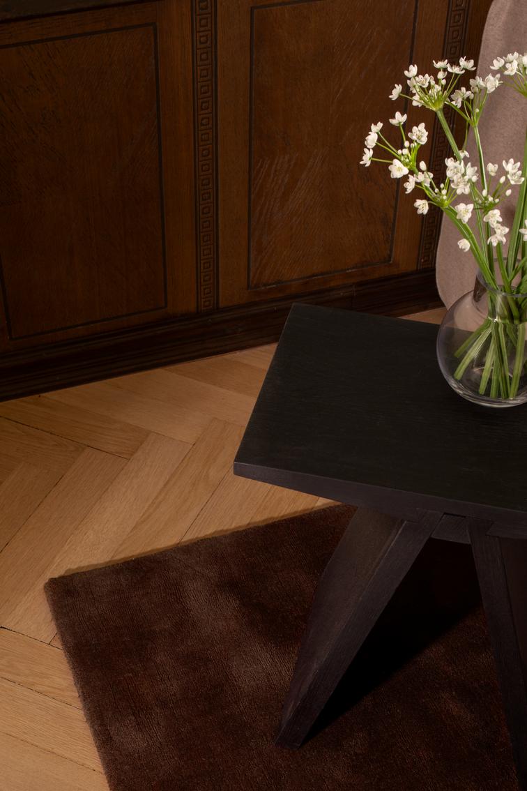 Brown Wool Rug, Layered Solid Wool Chicory Coffee, detail of the wool