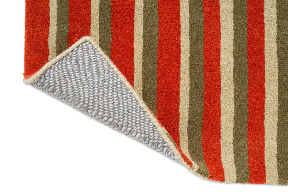 Brink & Campman Decor Pilar Coral rug, detail of folded corner and backing