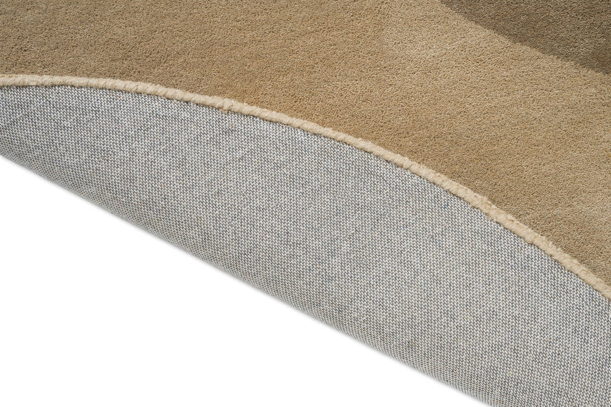 Brink & Campman Element Lane Neutral rug, detail of folded edge and backing