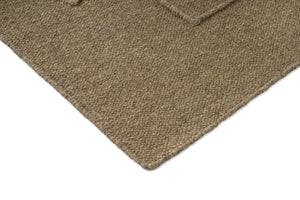 Brink & Campman Senso Level Fur Brown rug, detail of corner and weave