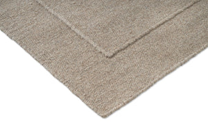 Brink & Campman Senso Planes Soft Taupe rug, detail of corner and weave