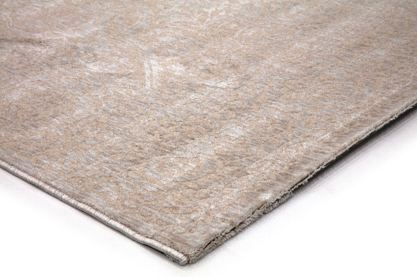 Acsento Heritage Ivory rug, detail of corner and pile