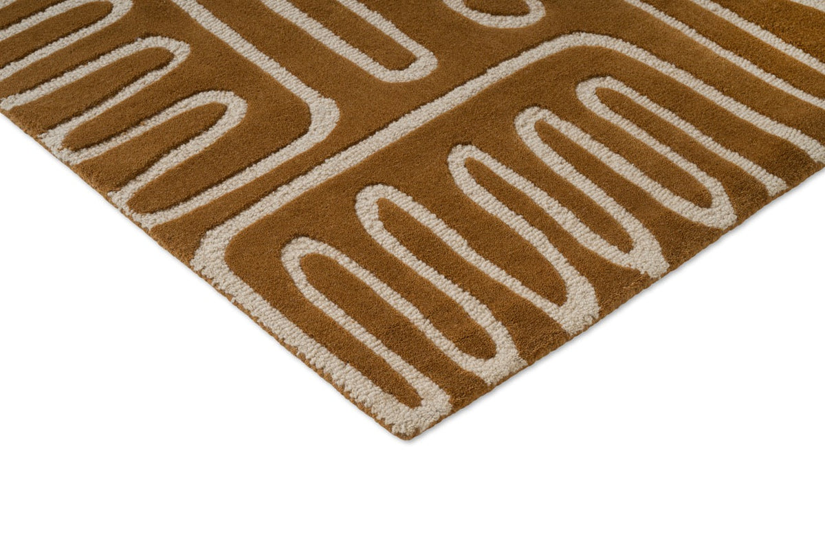 Harlequin Hollow Tan rug, detail of corner and pile