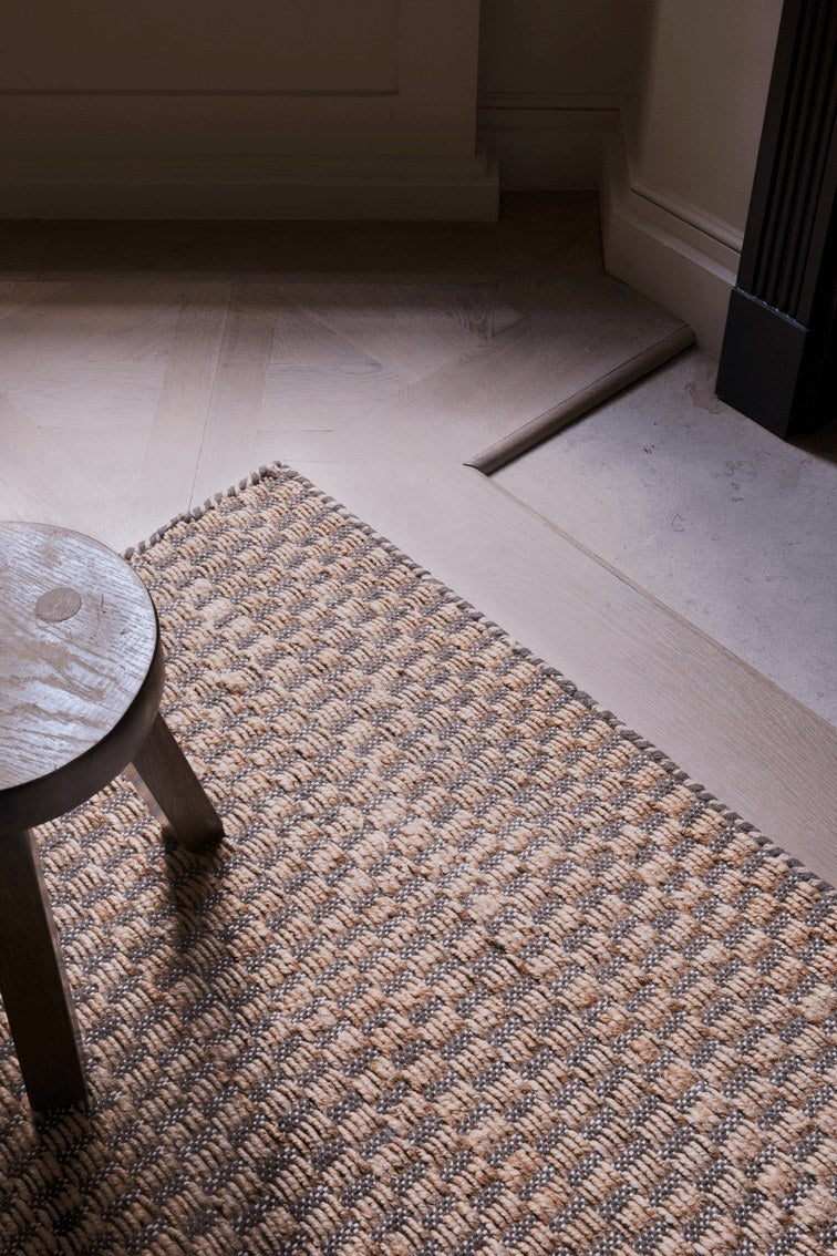 Jute and Wool Rug Chestnut, Layered Barley, detail of the jute and wool weave