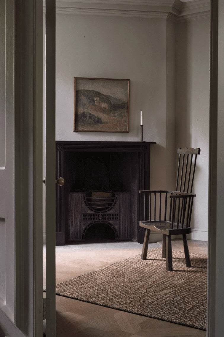 Jute and Wool Rug Chestnut, Layered Barley, in an interior
