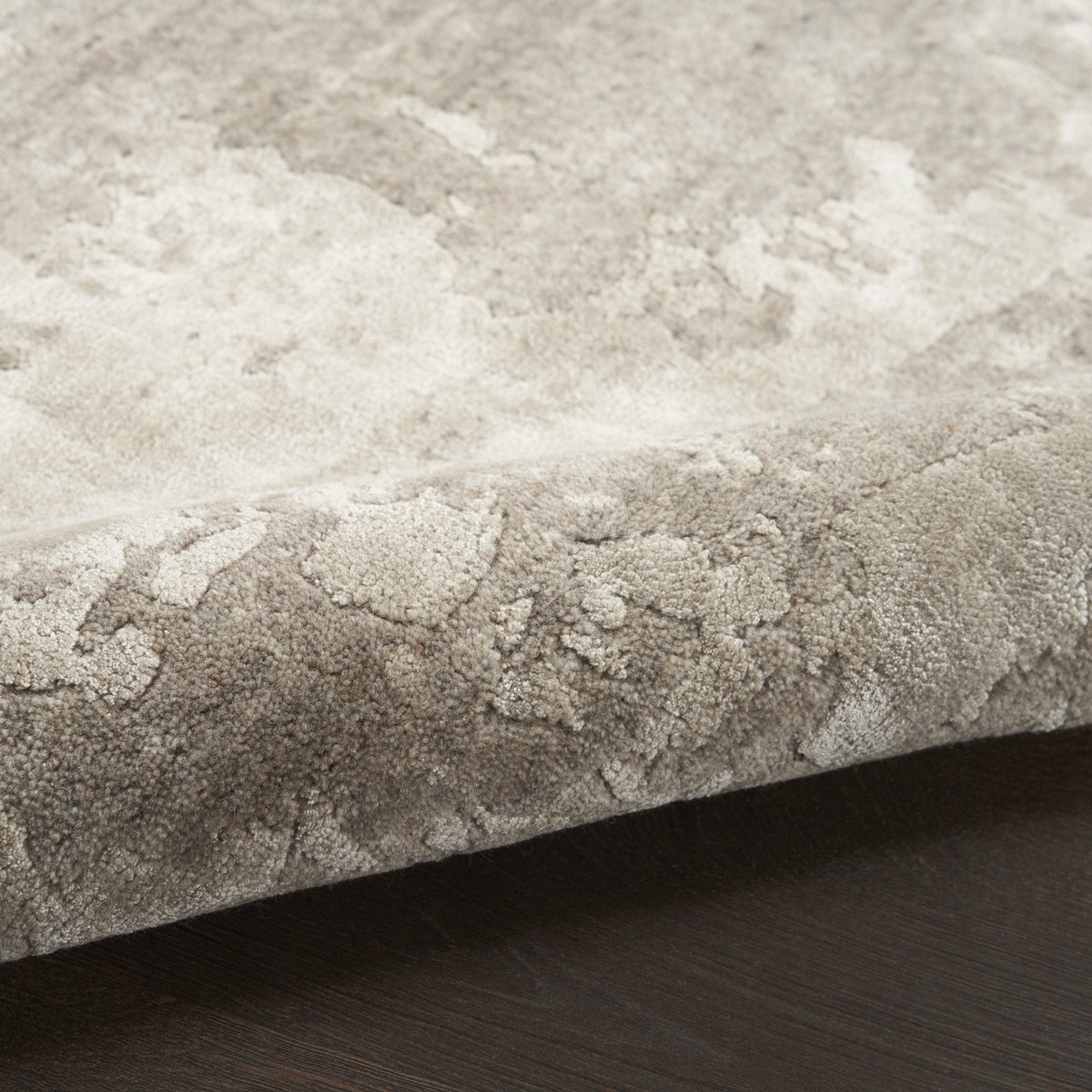 Nourison Harmony HAY06 Silver Grey Rug, texture of the pile