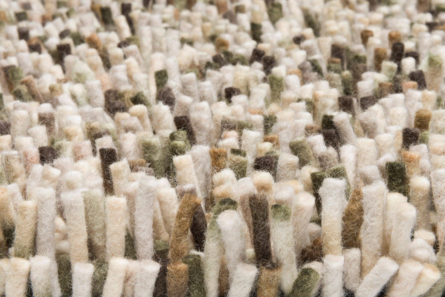 & Rocks Moss 70537
