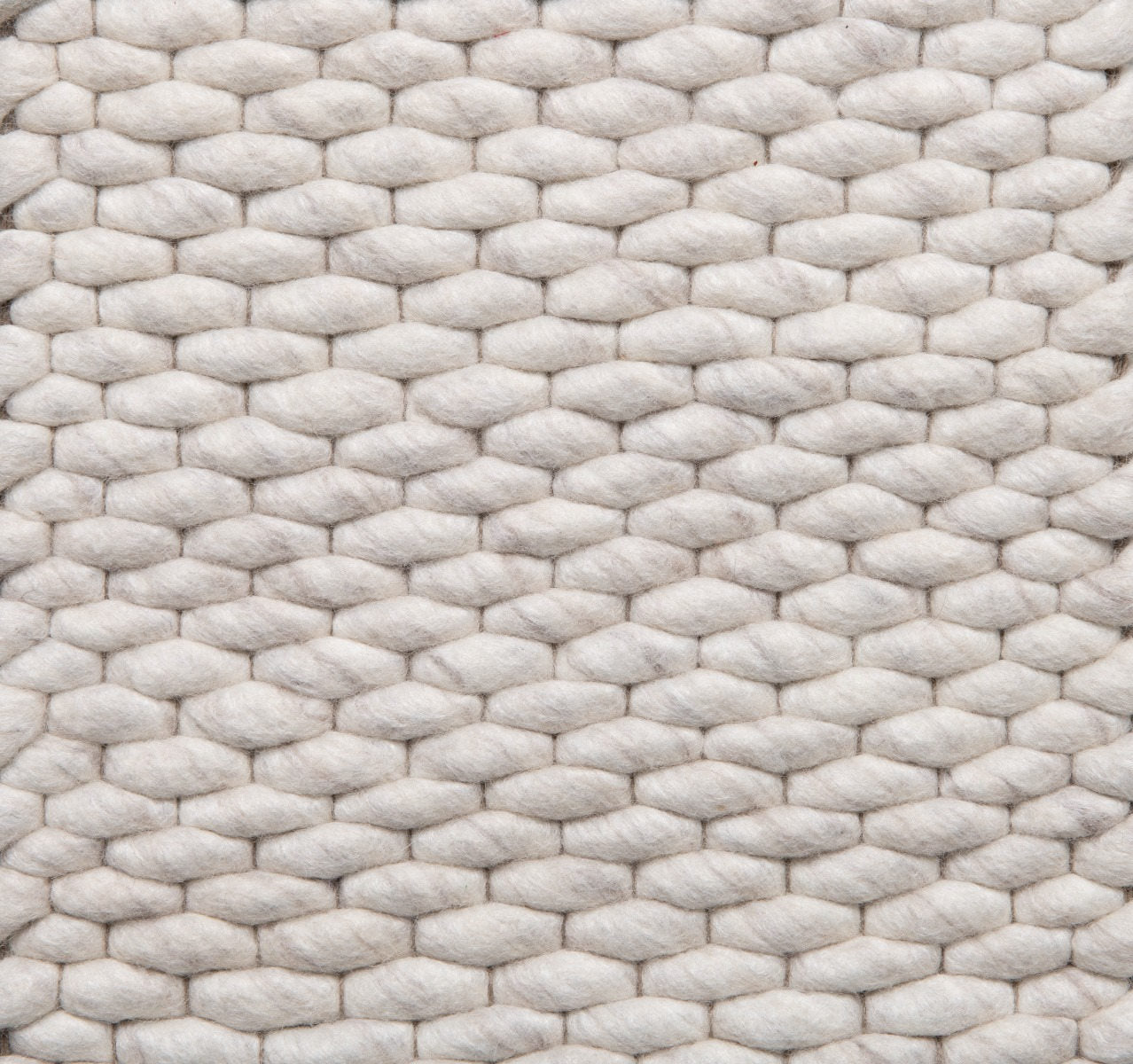 Brinker Carpets | Genua Cloud White 815 | Carpet | Tapison