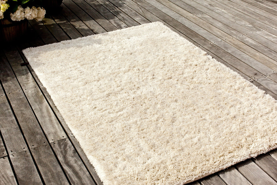 Massimo Rya Cream high pile wool rug, perspective view